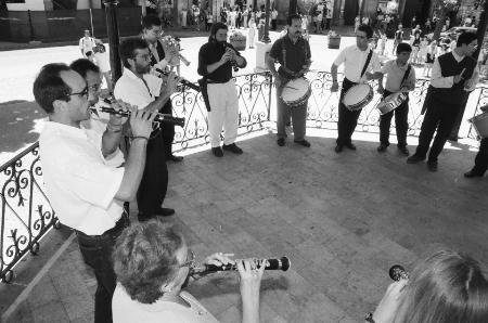 Imagen El Salón de Plenos de Diputación acoge este jueves la presentación del libro ‘EnClave de fiesta’, una compilación de historia y melodías del patrimonio cultural segoviano